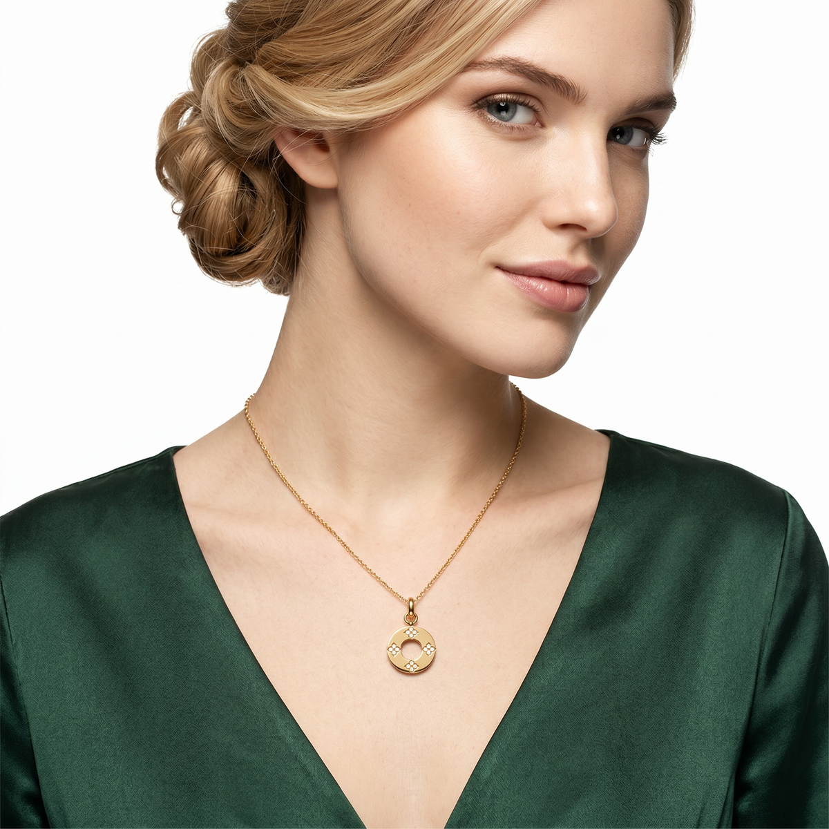 Roberto Coin Love in Verona 18K Yellow Gold Diamond Circle Necklace worn by model