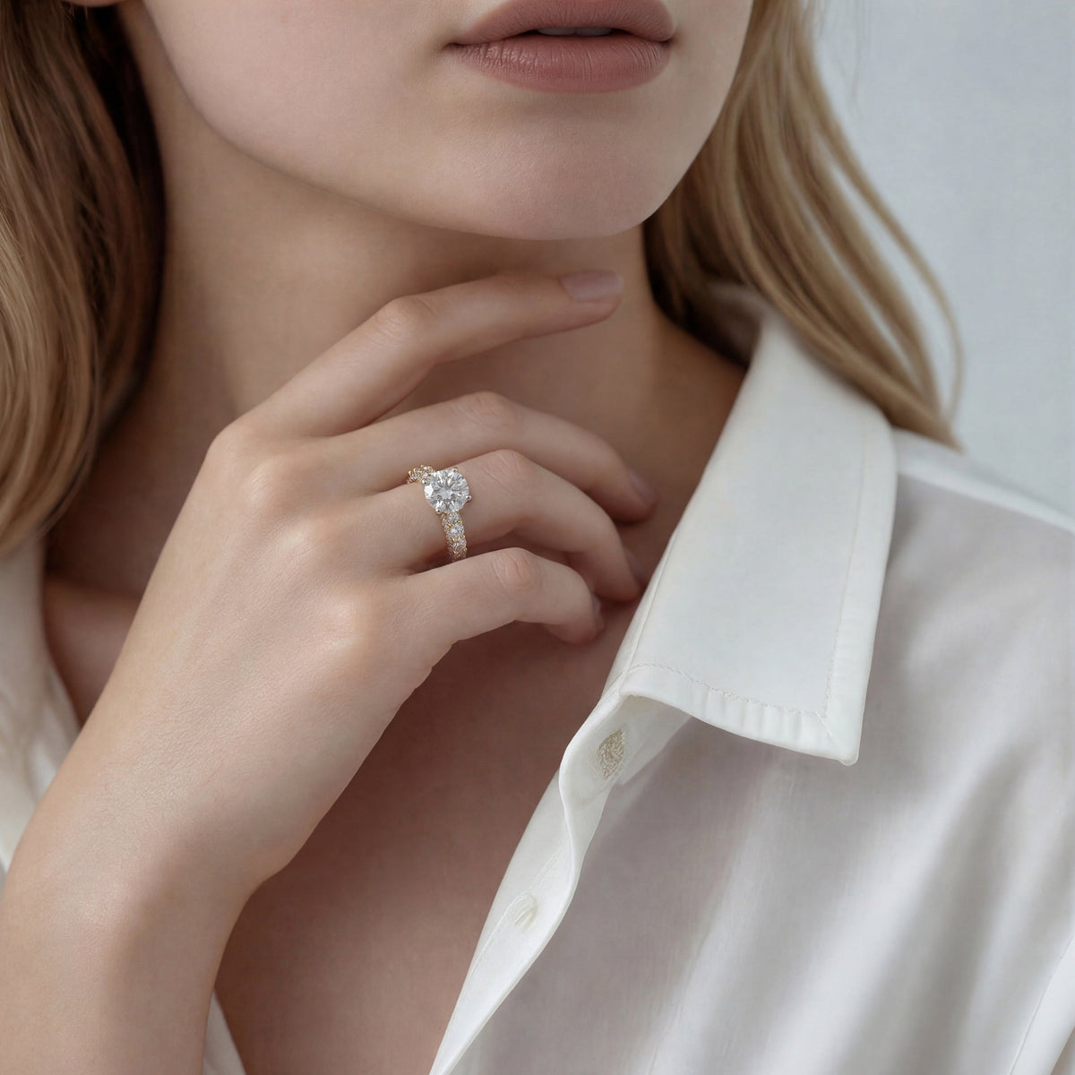 Verragio Round Diamond Shared Prong Engagement Ring — photo 2 of 3