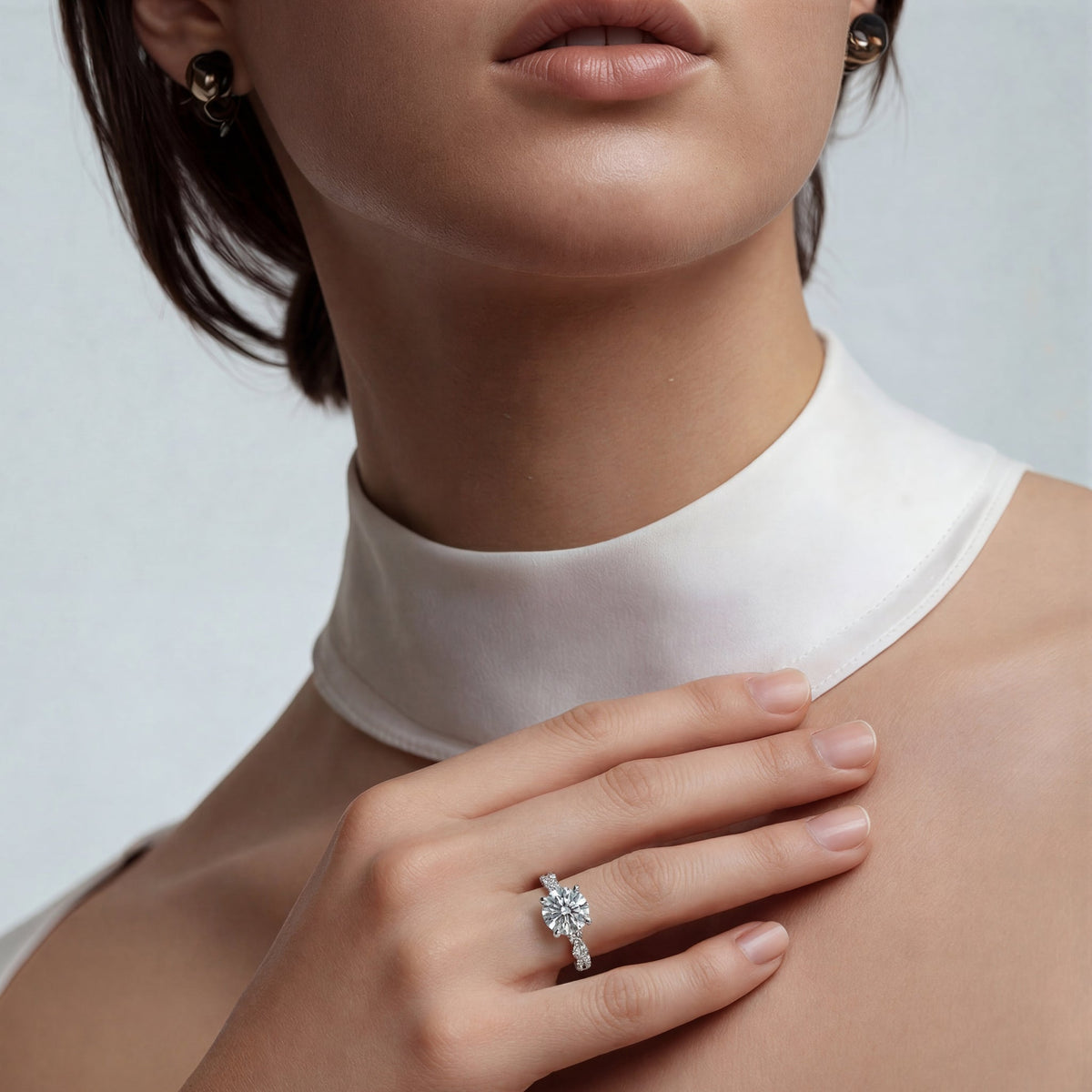 Verragio Round Diamond Shared Prong Engagement Ring — photo 2 of 3