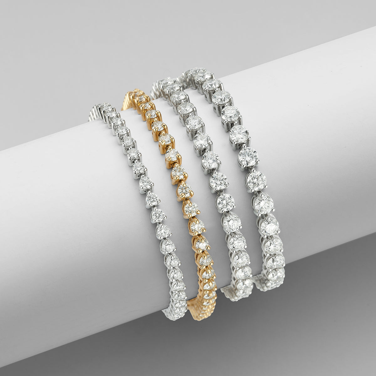 3.00 to 13.00ct Three Prong Diamond Tennis Bracelet — photo 3 of 3