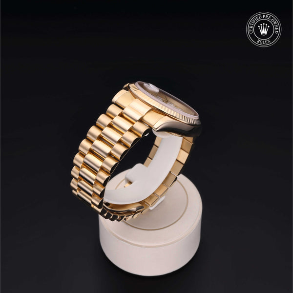 Rolex Certified Pre-Owned Day-Date 36 M118238 in 18 ct yellow gold with white dial, image 5 of 41