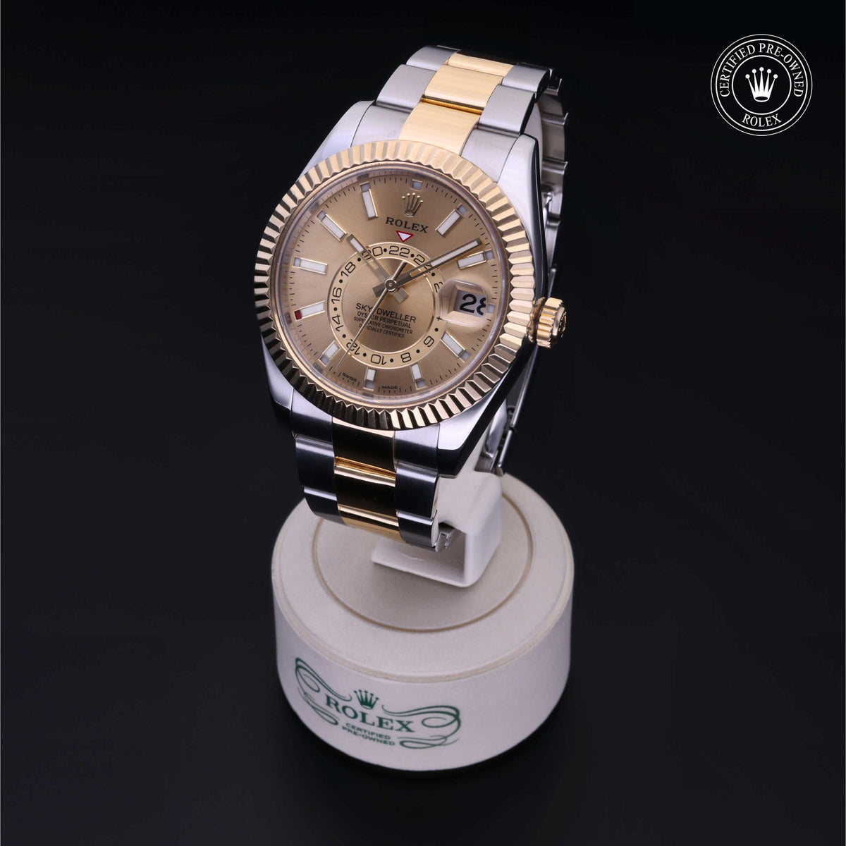 Rolex Certified Pre-Owned Sky-Dweller M326933 in Oystersteel and yellow gold with champagne dial, image 8 of 41