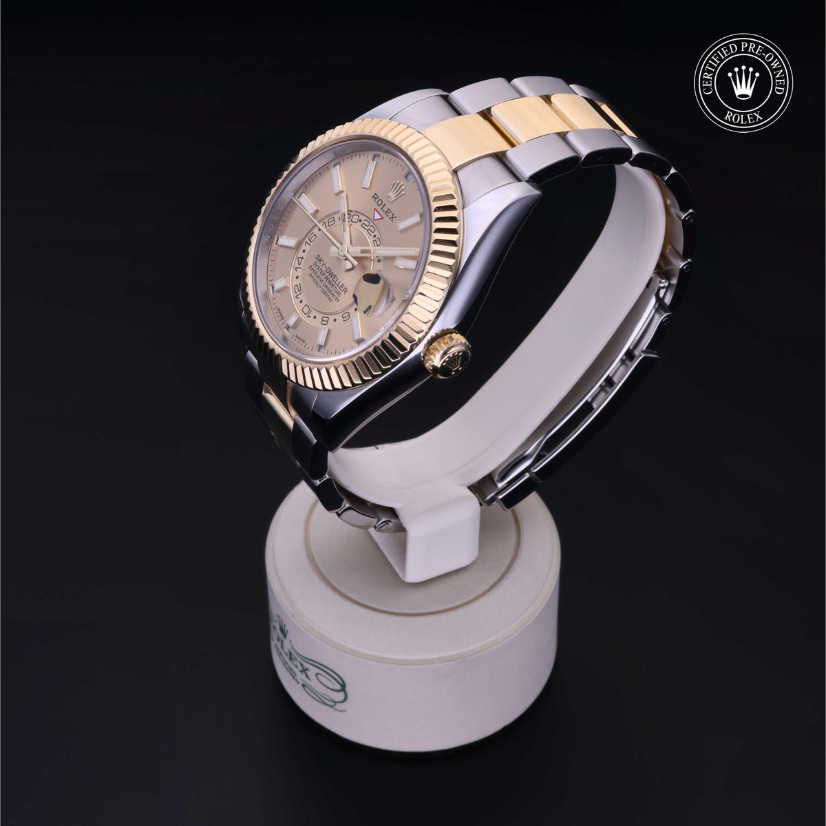 Rolex Certified Pre-Owned Sky-Dweller M326933 in Oystersteel and yellow gold with champagne dial, image 12 of 41