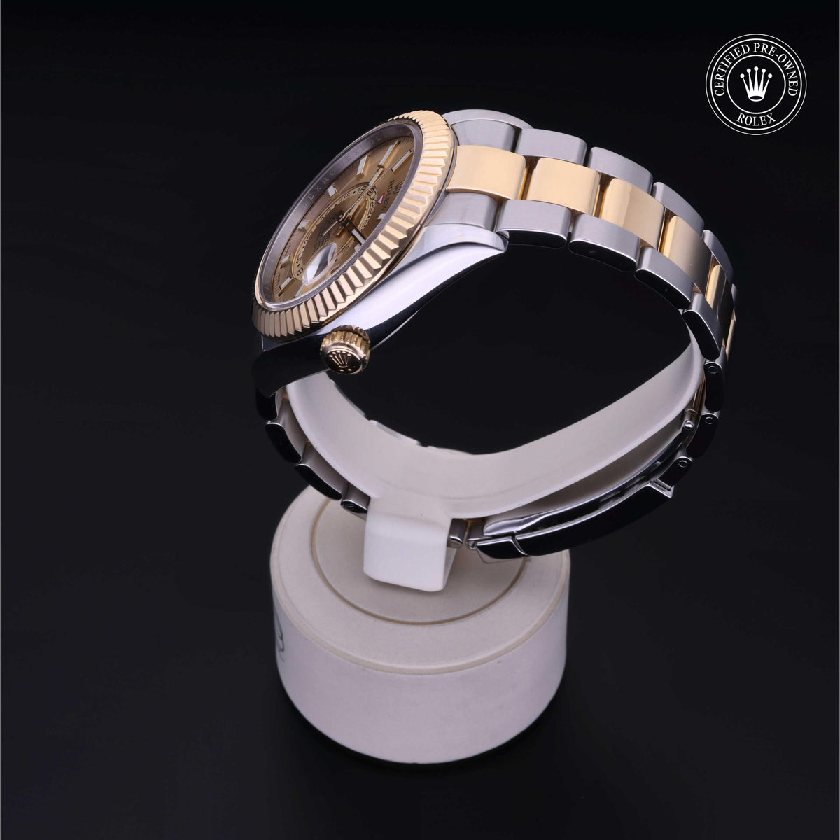 Rolex Certified Pre-Owned Sky-Dweller M326933 in Oystersteel and yellow gold with champagne dial, image 16 of 41