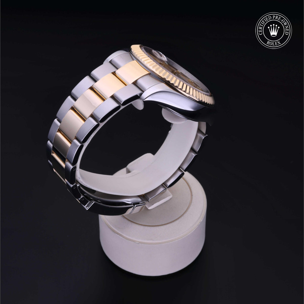 Rolex Certified Pre-Owned Sky-Dweller M326933 in Oystersteel and yellow gold with champagne dial, image 29 of 41