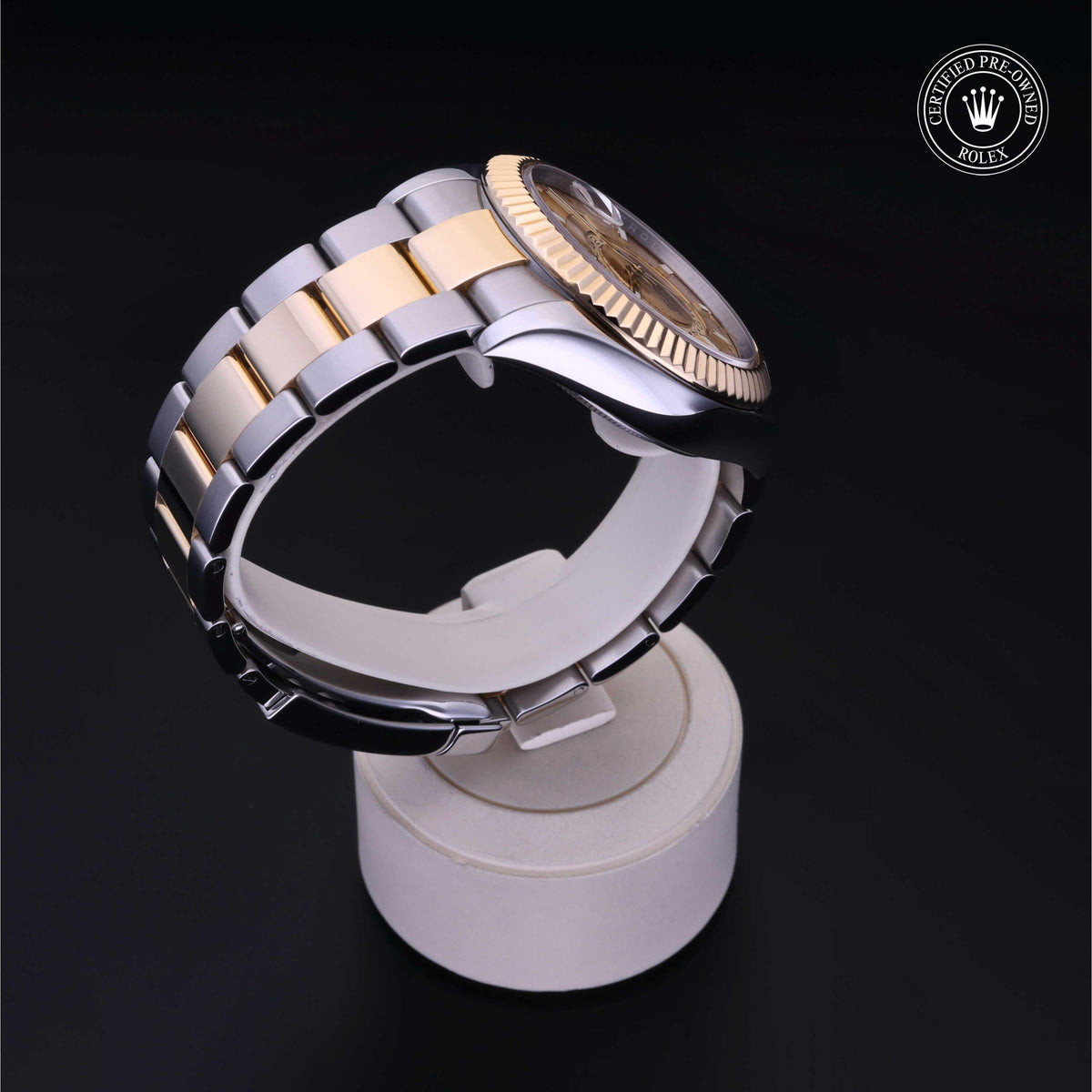 Rolex Certified Pre-Owned Sky-Dweller M326933 in Oystersteel and yellow gold with champagne dial, image 30 of 41