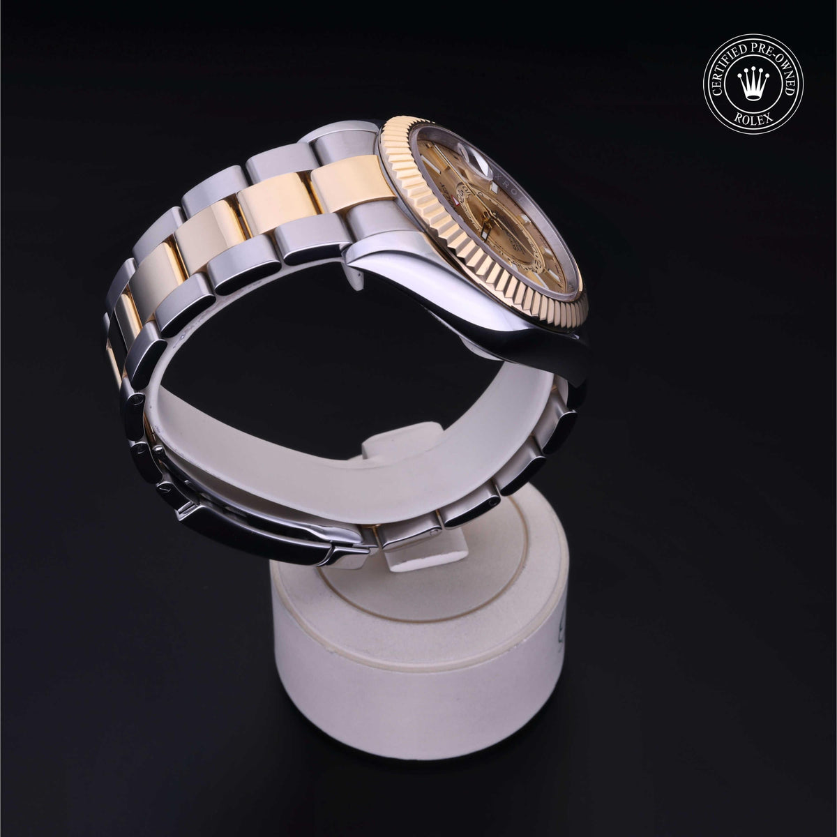 Rolex Certified Pre-Owned Sky-Dweller M326933 in Oystersteel and yellow gold with champagne dial, image 31 of 41