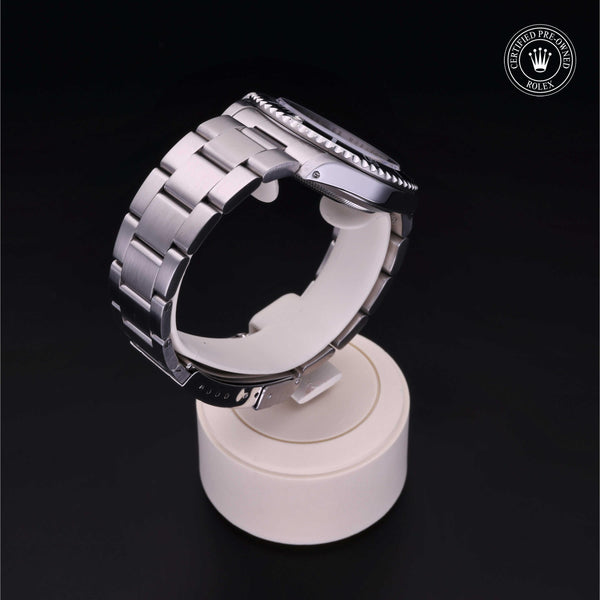 Rolex Certified Pre-Owned Submariner M14060M in Oystersteel with black dial, image 5 of 41