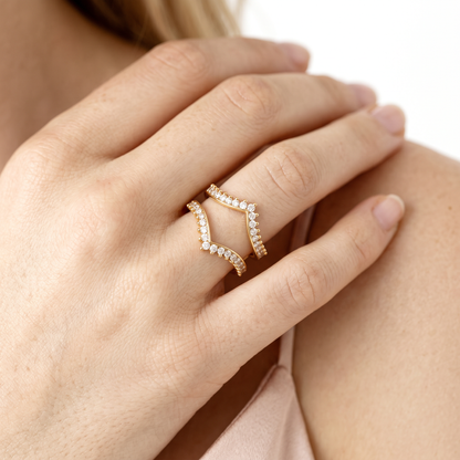 VNG-2041W Verragio Diamond Chevron Wrap Guard Ring worn on model