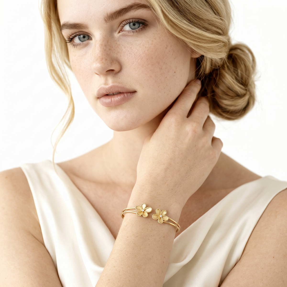 Roberto Coin Jasmine 18K Yellow Gold Diamond Flower Bangle worn by model