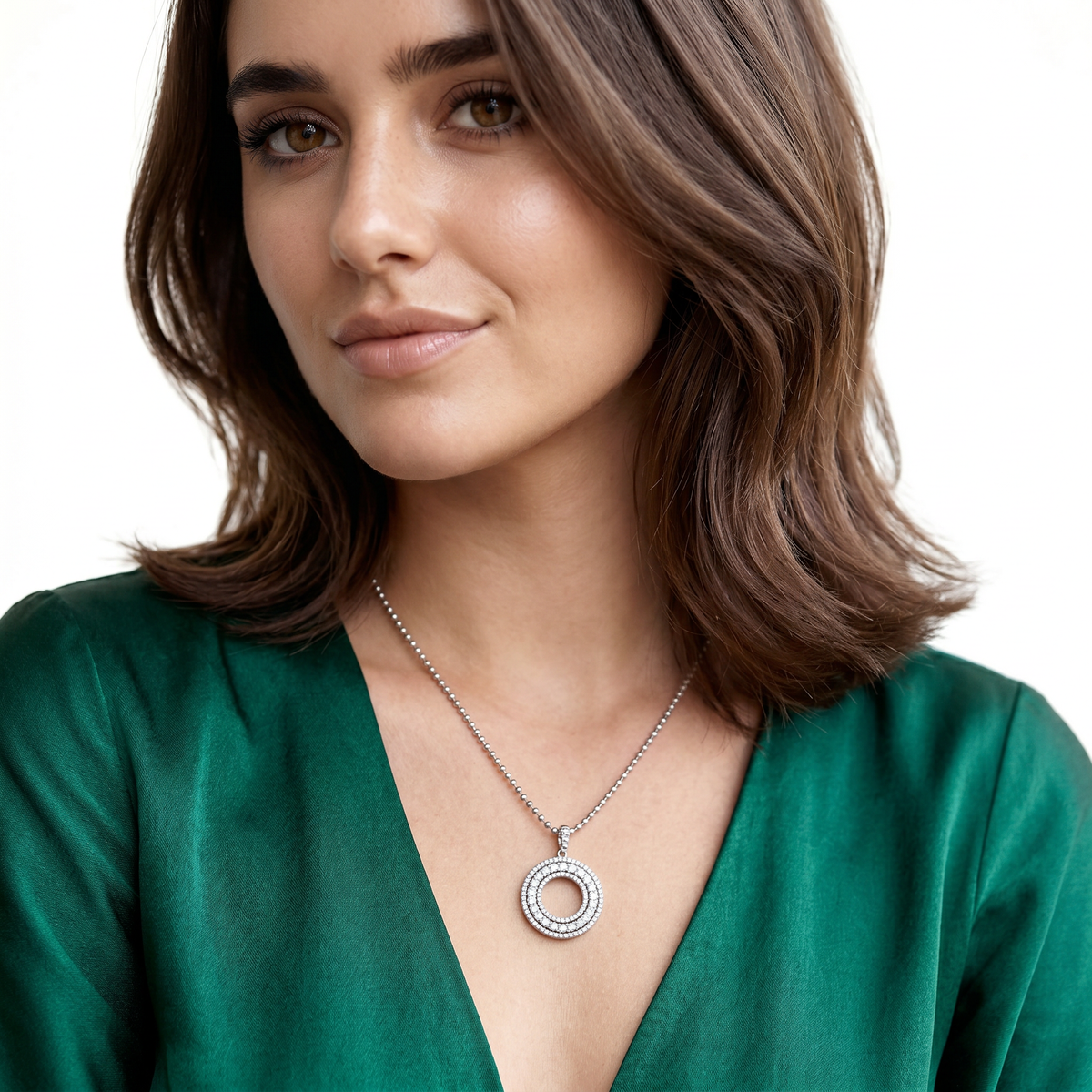 Roberto Coin Siena 18K Gold Large Diamond Circle Necklace worn by model