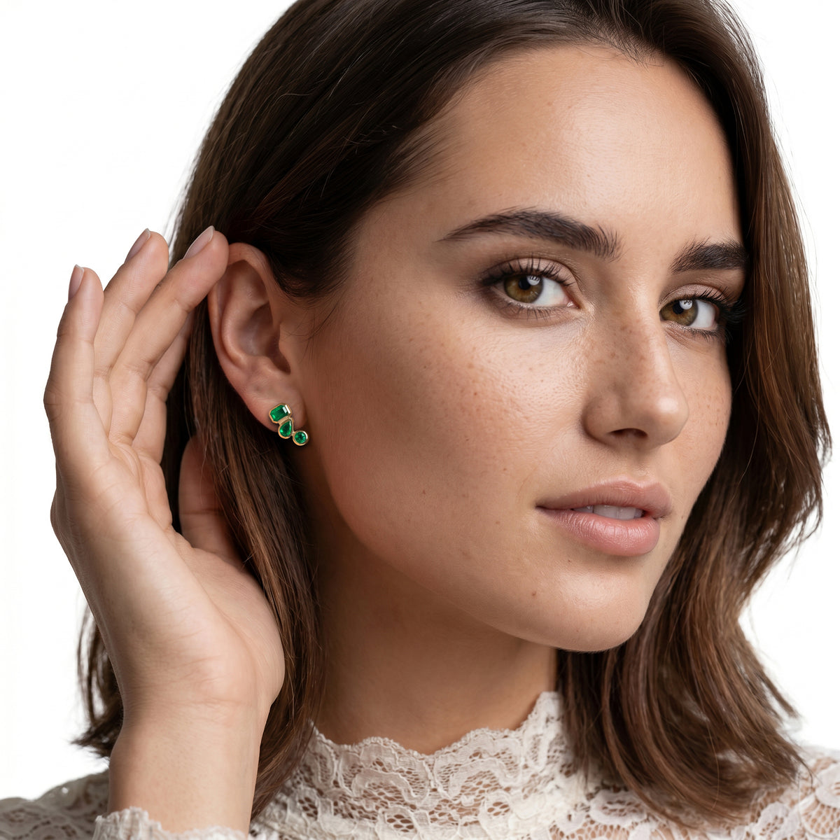 1.57ct 18k Yellow Gold Emerald Fashion Studs — photo 2 of 2