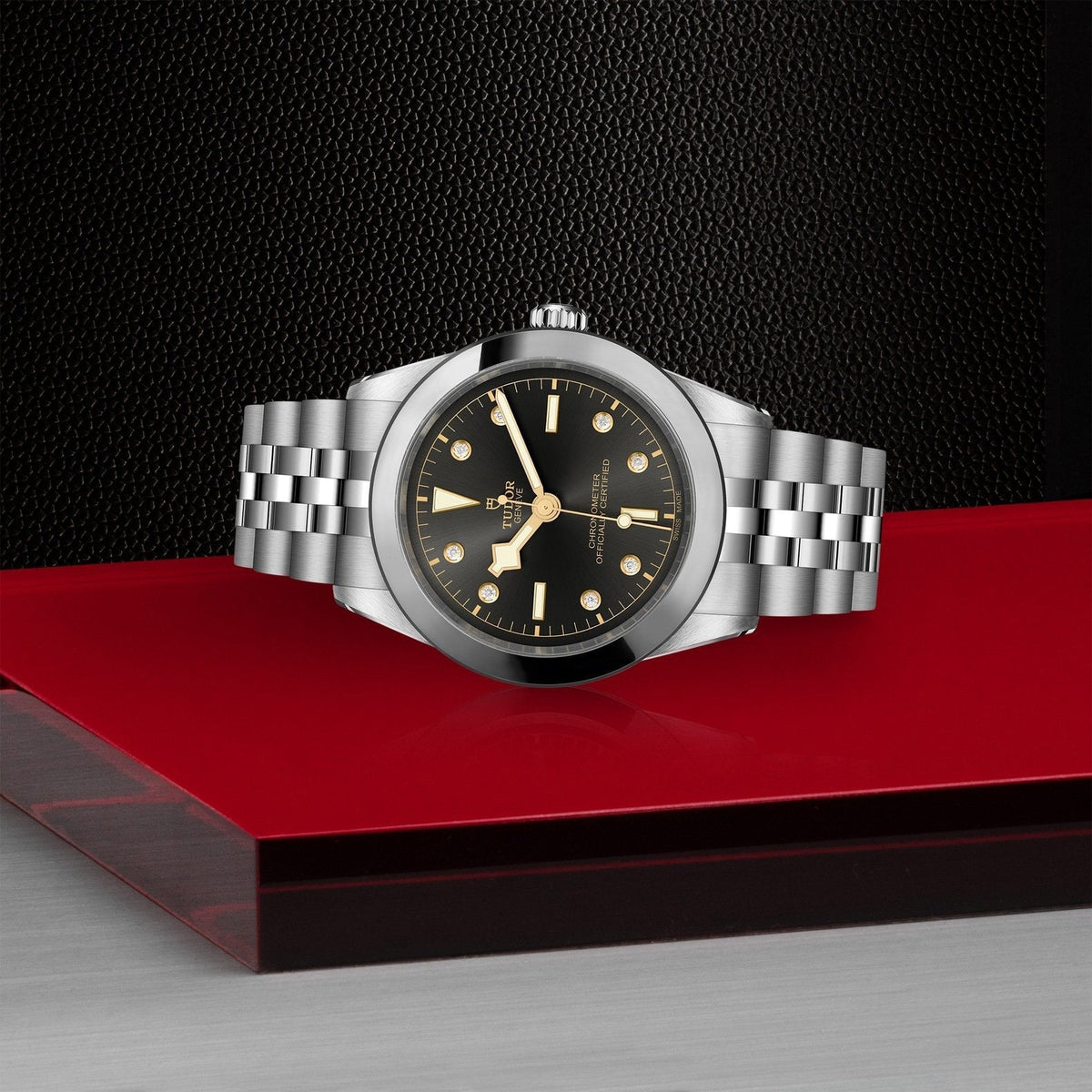 Tudor Black Bay 39 — photo 4 of 5