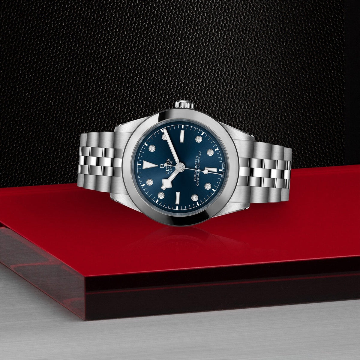 Tudor Black Bay 39 — photo 4 of 5