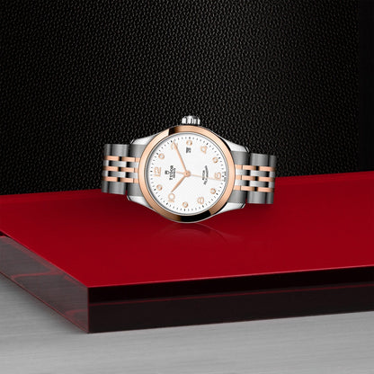 Tudor 1926 — photo 4 of 5