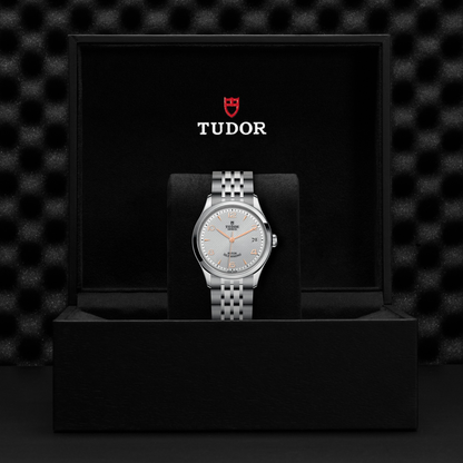 Tudor 1926 — photo 5 of 5