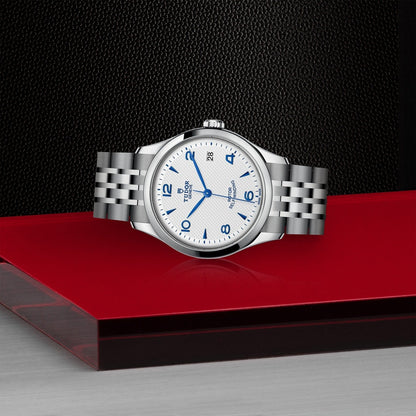 Tudor 1926 — photo 4 of 5