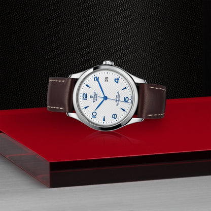 Tudor 1926 — photo 4 of 5