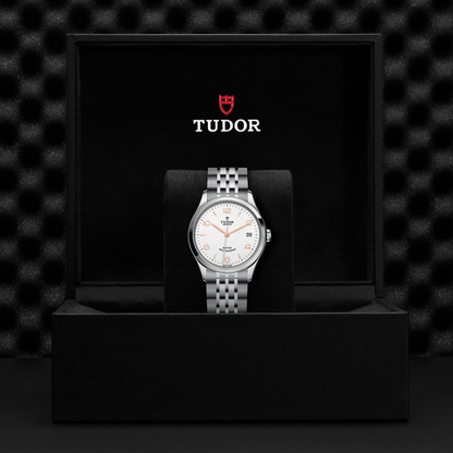 Tudor 1926 — photo 5 of 5