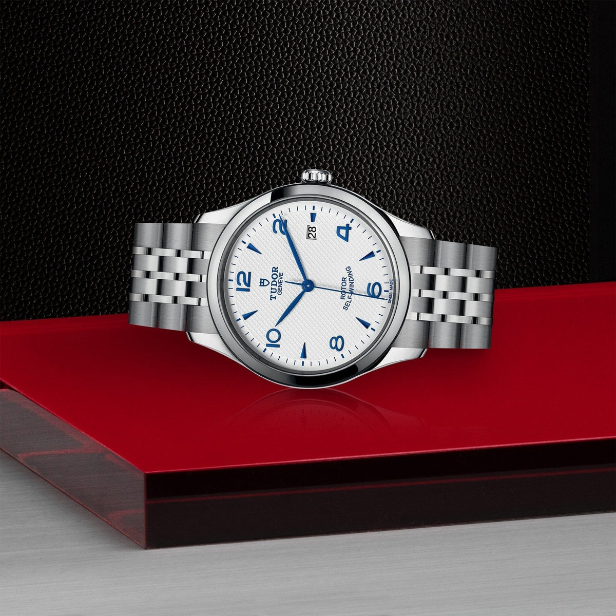 Tudor 1926 — photo 4 of 5