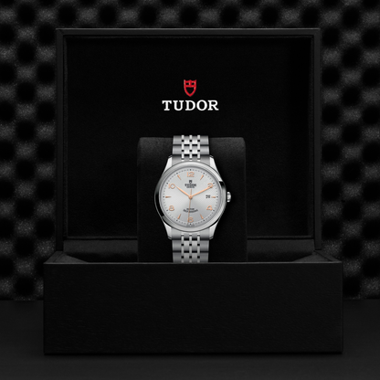 Tudor 1926 — photo 5 of 5