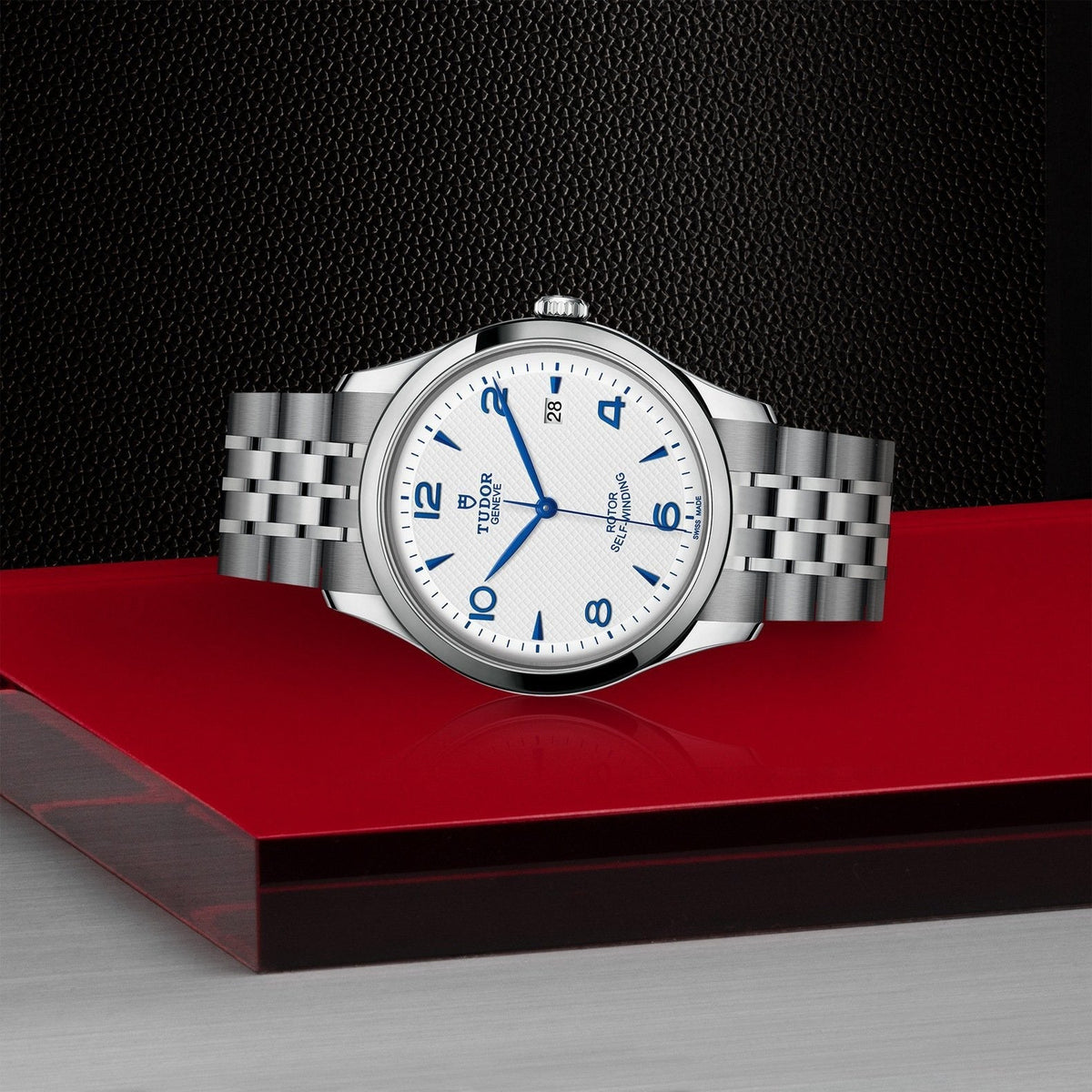 Tudor 1926 — photo 4 of 5