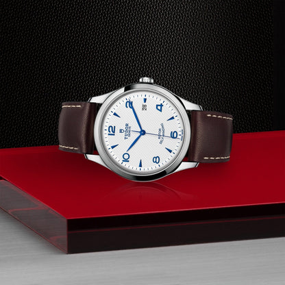 Tudor 1926 — photo 4 of 5