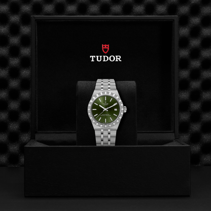Tudor Royal — photo 5 of 5